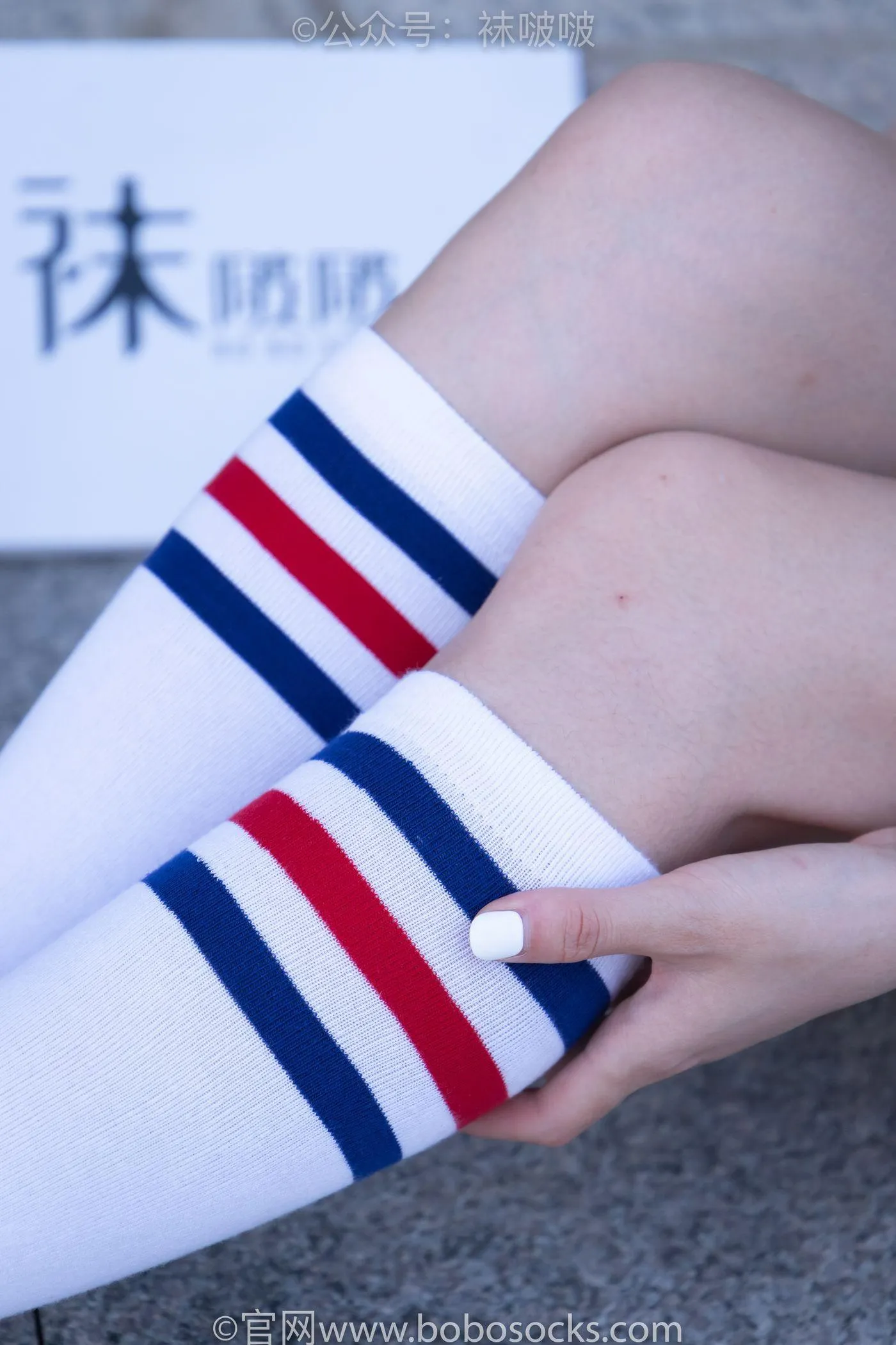 [BoBoSocks袜啵啵]NO.006 小米-运动鞋、白色小腿袜、裸足 [130P]插图8